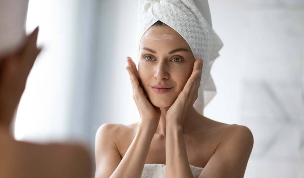 How to Use Cleanser, Moisturizer & Sunscreen to Your Face 1 Step by Step Guide to How to Use Cleanser, Moisturizer and Sunscreen to Your Face