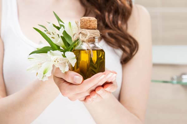 Top 10 New Year Hair Care Resolutions For 2024 7 I will Not Miss to Apply Hair Oil Twice a Week