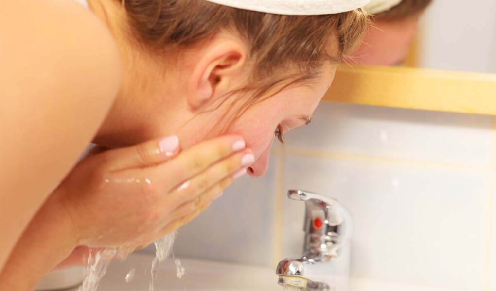 Mamaearth Aqua Glow Face Wash Review & Its Benefits for Face 1 Mamaearth Aqua Glow Face Wash Review & Its Benefits for Face