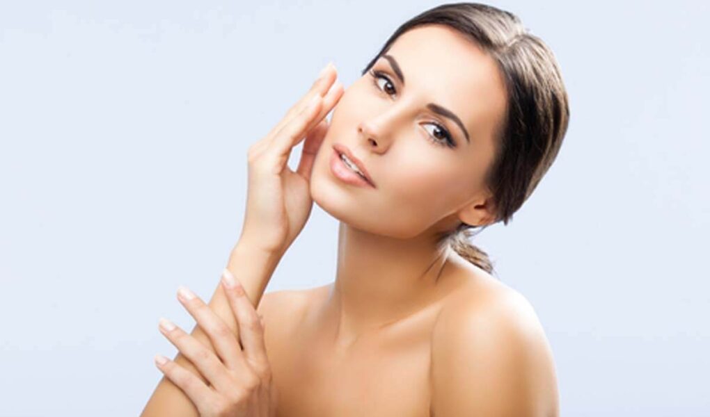 Give Your Skin a Youthful Glow with mamaearth Aqua Glow Face Moisturizer, Face Serum & Sunscreen 1 Give Your Skin a Youthfulglow with mamaearth Aqua Glow Face Mositurizer, Face Serum & Sunscreen