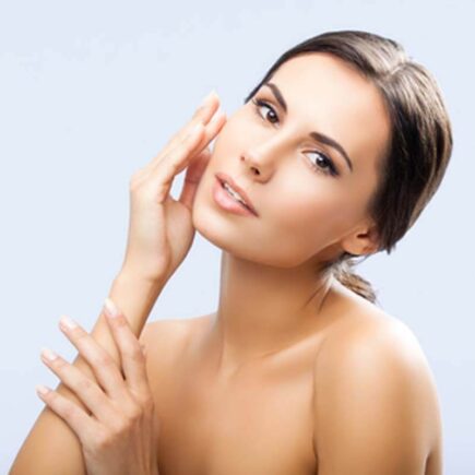 Give Your Skin a Youthfulglow with mamaearth Aqua Glow Face Mositurizer, Face Serum & Sunscreen