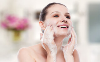 Say Goodbye to Oily Skin & Acne with Mamaearth Multani Mitti Face Wash