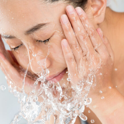 Top-5-Skin-Whitening-Face-Wash-Recommend-by-Dermatologist-For-Dry-Skin