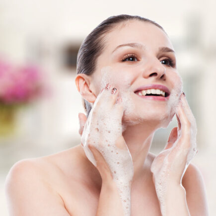 Top 10 Best Salicylic Acid Face Wash Dermatologist Recommended In India 2024